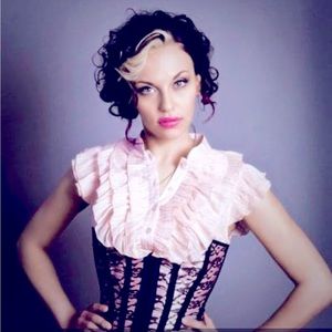 Meet your Posher, Ashley